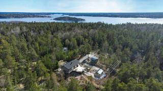 Archipelago Villa With Private Boat Dock - Djurhamn - 0