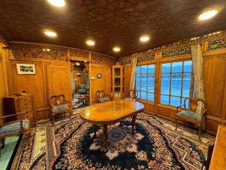 Peacock Houseboats - Srinagar - 5