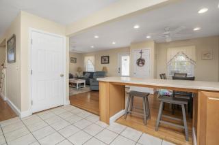 Beach Haven - Modern Home; Close to town! - Chincoteague - 2
