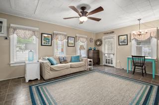 Bue Crab Bungalow - Charming in-town cottage! - Birch Town - 6