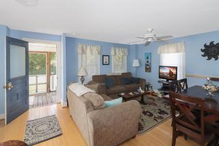 Blue Moon - Pet friendly and great location! - Deep Hole - 7