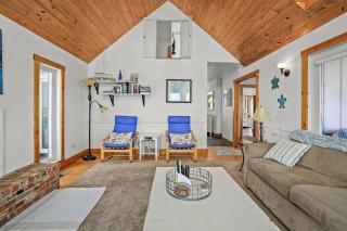 Blue Pointe Bayside - Cozy, Waterfront home! - 3
