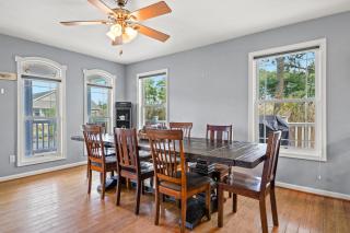Blue Sea Star - Beautiful Pet Friendly Home! - 4