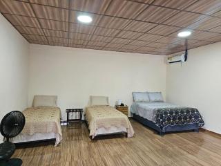 Pleasant Hostal Panama - - 2