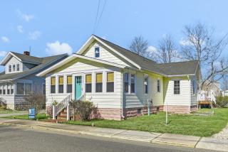 Changing Tide - Downtown location with large deck! - Chincoteague - 9