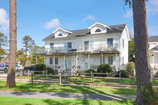 Channel Lookout - Water views & public dock! - - 0