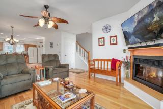 Charlie's Bayside Retreat - Pet friendly, In town! - Chincoteague - 2
