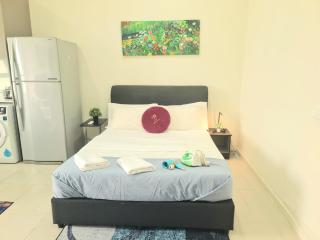 F1-10-03 Sweet HomeTamarindSuitesWifiNetflix-Freeparking - Cyberjaya - 6