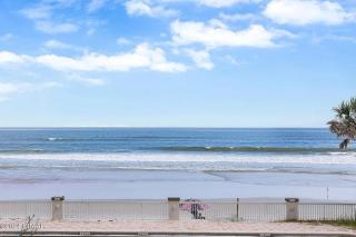 Amazing Ocean View Beachfront Entire Apartment Direct access to Beach - Daytona Beach - 0
