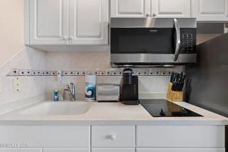 Amazing Ocean View Beachfront Entire Apartment Direct access to Beach - Daytona Beach - 4