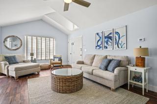 Coastal Cottage - Beachy oasis in Oyster Bay! - 5