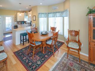 Cockleshell Cottage - Pet friendly & Handicap Accessible! - Deep Hole - 2