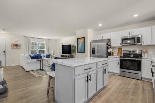 Coastal Living - Brand new home with Community Pool & Pet Friendly! - Greenbackville - 2