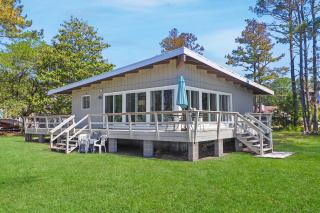 Conch Shell - Waterfront villa with wrap around deck! - Deep Hole - 5