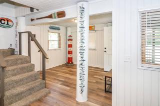 Coral Cove - fun waterfront home with floating dock and amazing patios - Deep Hole - 5