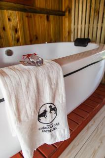 Chalé Rústico com Hidromassagem e Piscina - Imaruí - 6