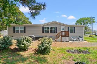 Crabby Pines - Pet friendly modern accommodations! - Deep Hole - 9