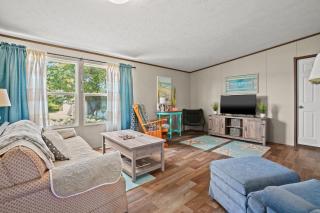 Crabby Pines - Pet friendly modern accommodations! - Deep Hole - 7