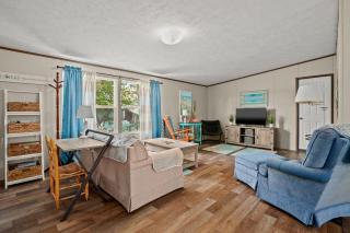 Crabby Pines - Pet friendly modern accommodations! - Deep Hole - 6