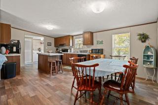 Crabby Pines - Pet friendly modern accommodations! - Deep Hole - 3