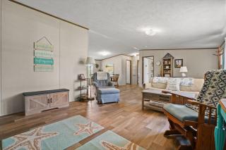 Crabby Pines - Pet friendly modern accommodations! - Deep Hole - 2