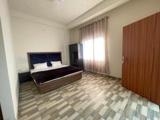 Tridev inn - Benares - 6
