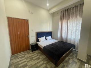 Tridev inn - Benares - 9