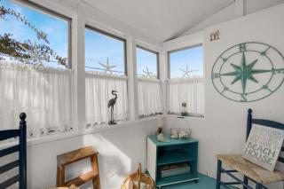 Egret's Walk - Charming Cottage on North Main! - Deep Hole - 8