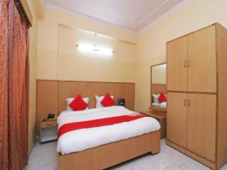 Hotel O AKBAR PALACE - Alīgarh - 1