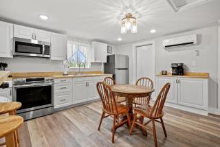 Fisherman's Cottage - Charming cottage close to town! -  - 1