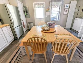 Gone Coastal - Pet friendly with screened porch! - Birch Town - 4