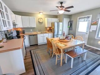 Gone Coastal - Pet friendly with screened porch! - 2