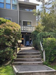 Cabin on Hunter Mtn Seasonal Pool Access w Panoramic Views Hike Swim Fish Unwind - Lanesville - 2