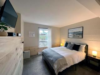 Cabin on Hunter Mtn Seasonal Pool Access w Panoramic Views Hike Swim Fish Unwind - Lanesville - 4