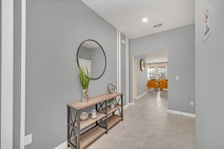 Brand New 7 Bed Villa With Pool Spa Near Disney - 3