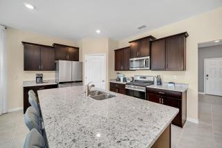 Brand New 7 Bed Villa With Pool Spa Near Disney - 4