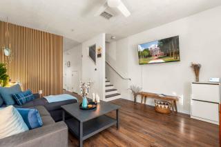 Stylish & Renovated Modern Farmhouse Boutique Apt - Gainesville - 4