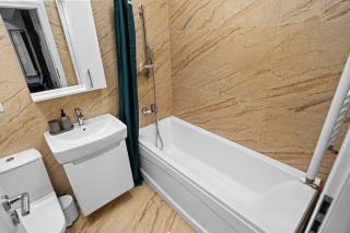 Minimalist Green & Grey Flat - Bucharest - 3