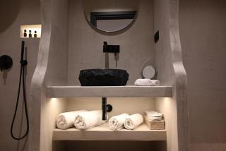 Lackos Luxury Suites - 2