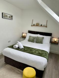 Cosy 3 Bed Apartment Near Birmingham Airport & NEC Perfect for Groups & Contractors! - 3