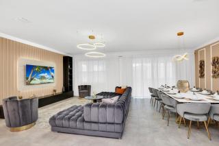 Brand New High End 9BR Villa in Storey Lake Resort - 5