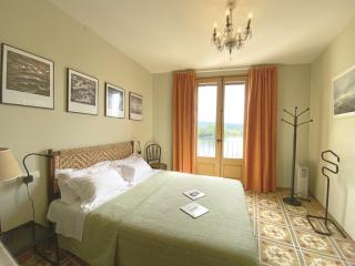 Palau de Miravet, casa monumento y galería de arte frente al río Ebro - 1