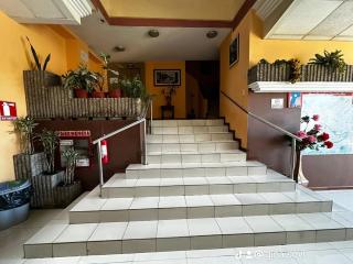 Parking Hotel 4 Rios - Cuenca - 2