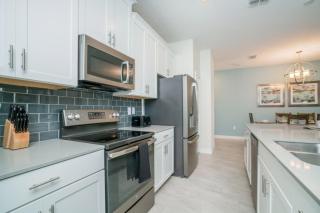 550PB 4BR With Pool - 4