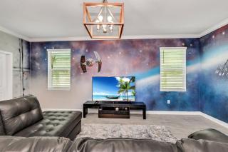 Brand New Storey Lake 8BR Villa with Lake View - 7