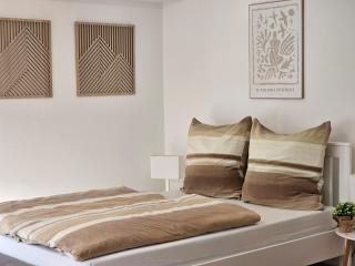 Cozy Terrace Studio near Düsseldorf Messe-Fair & Airport I 15 Min - 6