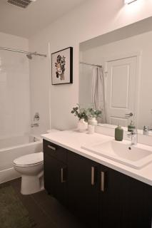 Stylish 2-Bedroom Condo - Premium Comfort, Central Location - 6