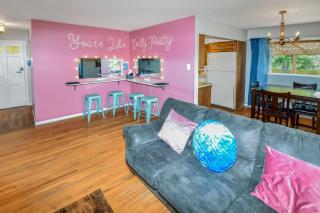 Super Cute Five Bedroom Home in Denver Perfect For Girls Trips - 6
