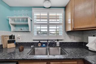Newly renovated 2 beds 2 baths condo in St Pete Beach - 6