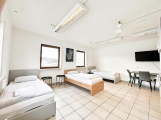 modern living studios Karlsbad - Karlsbad - 1